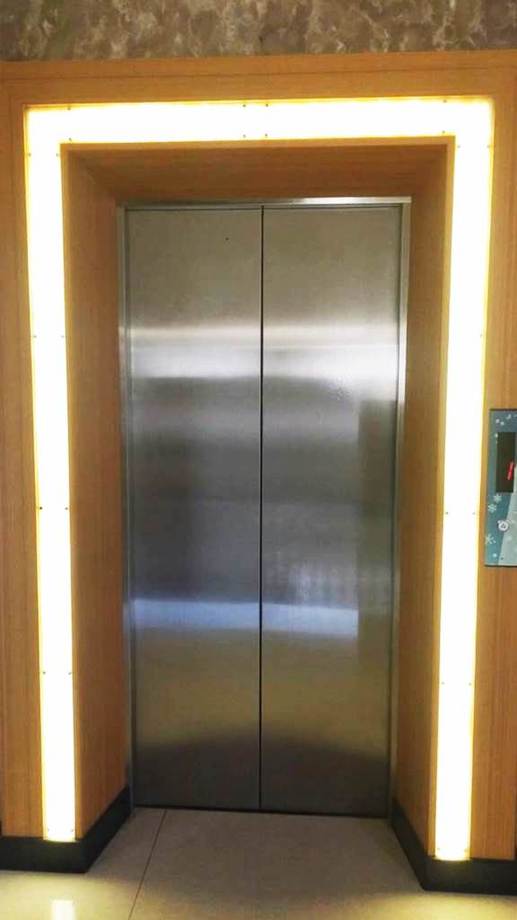 電梯出入口門2